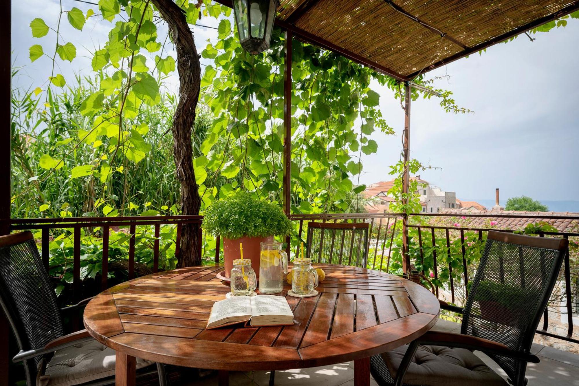 Holiday Home Skala With Hot Tub & Kala With Terrace Pitve Экстерьер фото