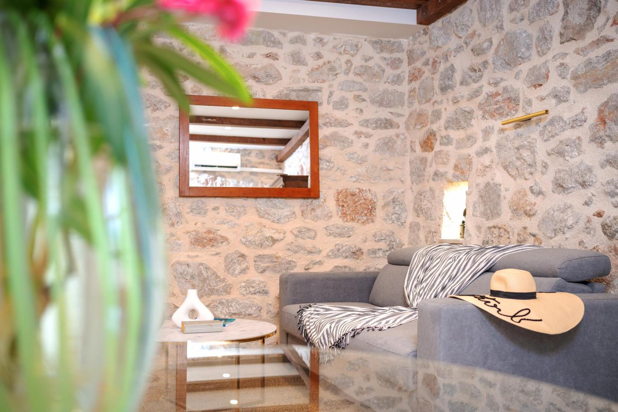 Holiday Home Skala With Hot Tub & Kala With Terrace Pitve Экстерьер фото